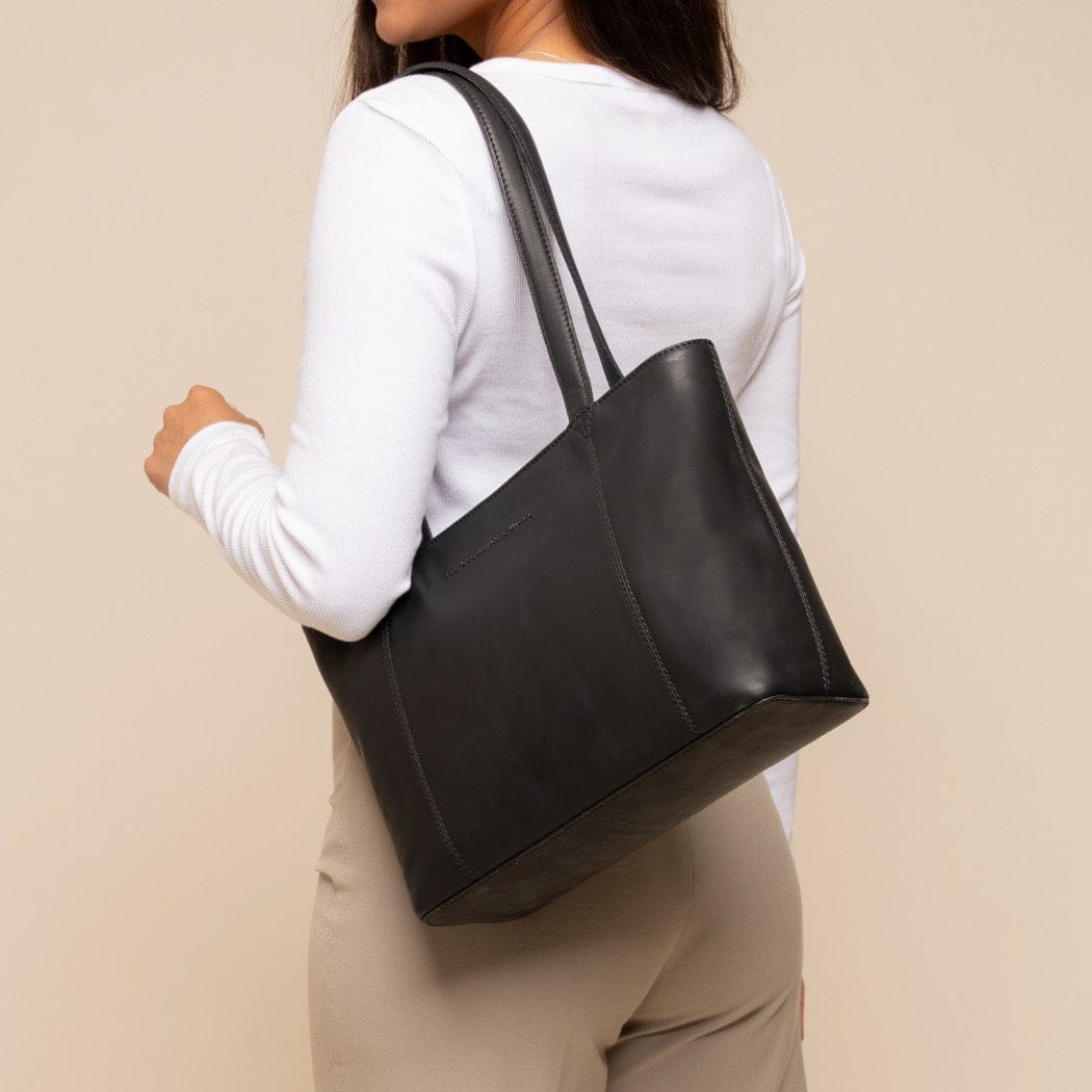 The Chesterfield Brand - Anira Toteväska