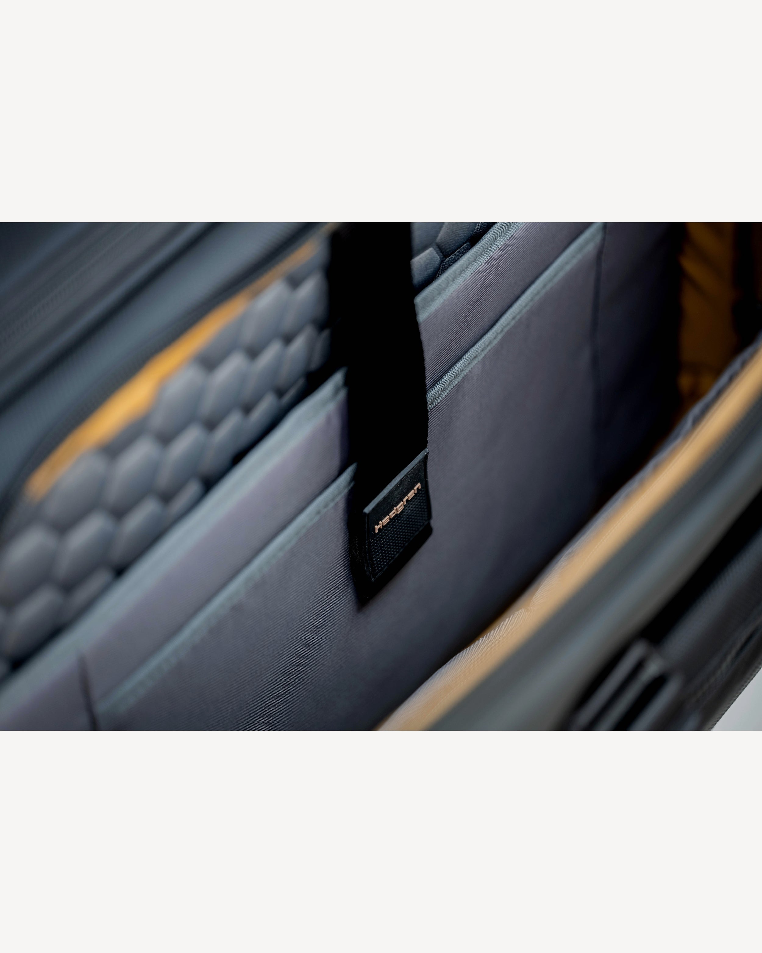CARD Rullande laptopväska #Färg_Svart