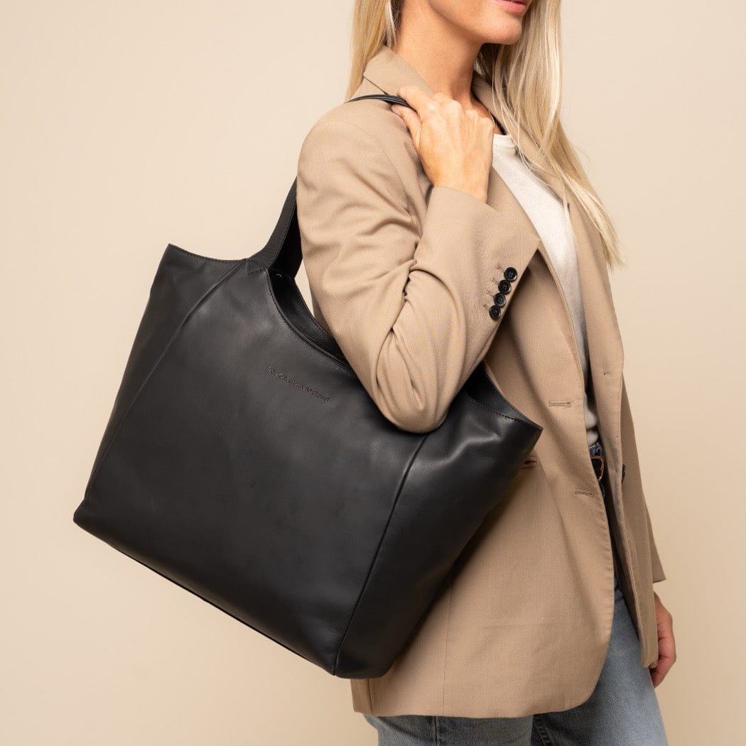 The Chesterfield Brand - Mireya Toteväska