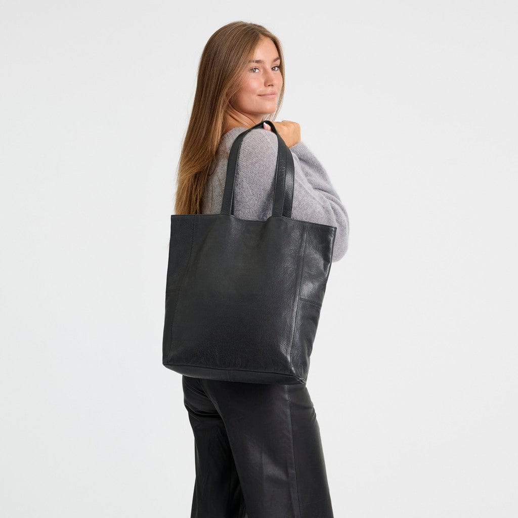 DEPECHE Shoppingväska i läder