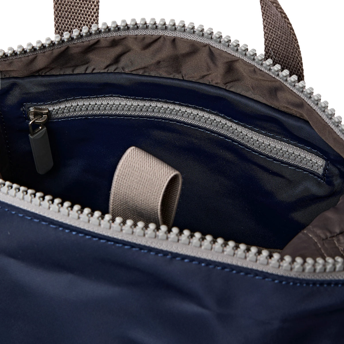 ROKA London - Canfield S Sustainable rolltop-ryggsäck