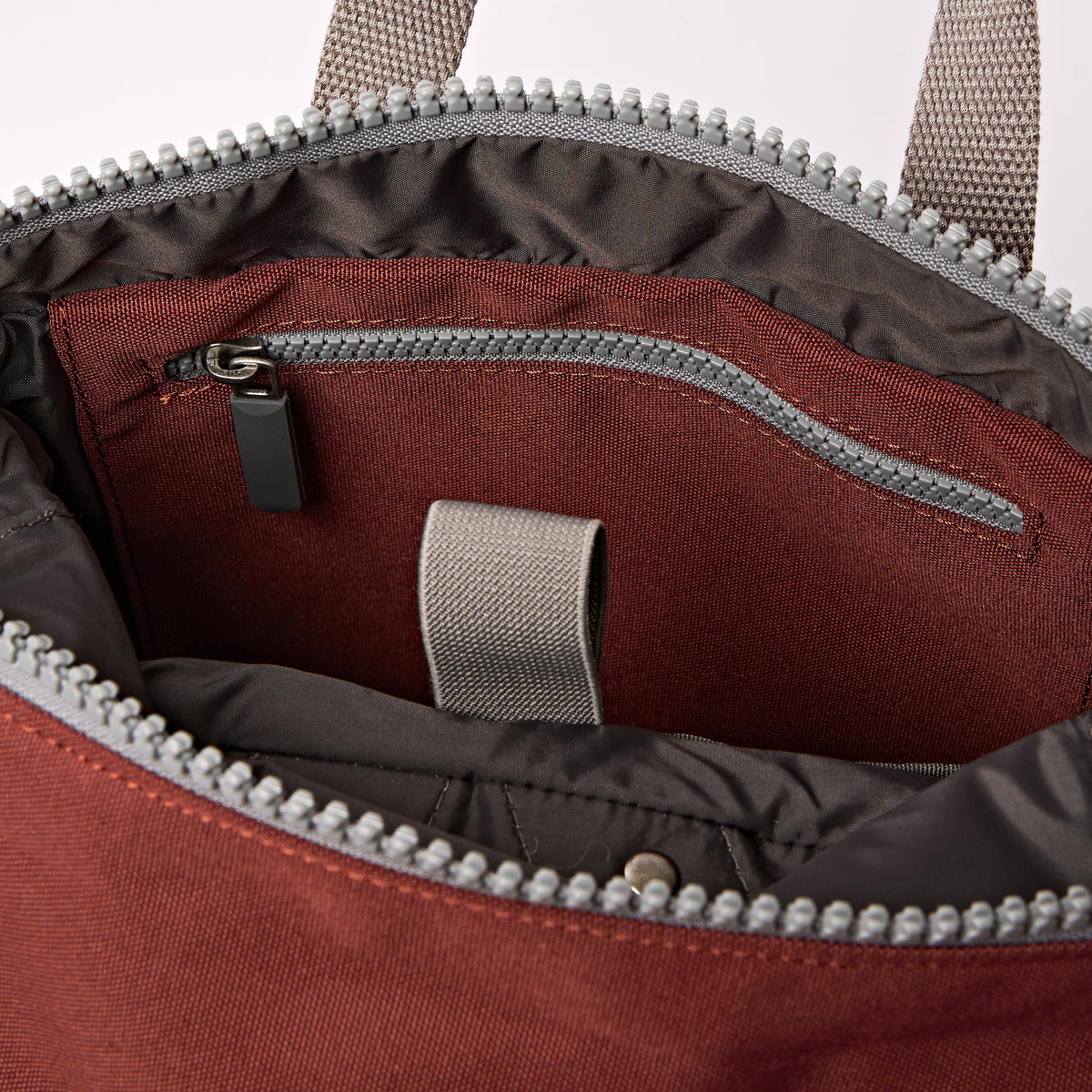 ROKA London - Canfield S Sustainable rolltop-ryggsäck