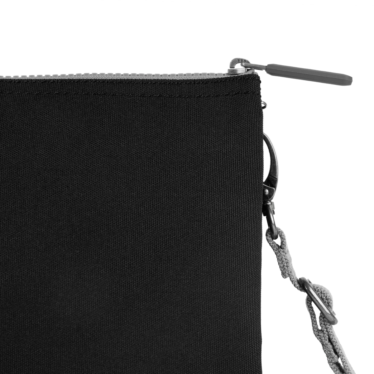 ROKA London - Carnaby XL crossbody-väska