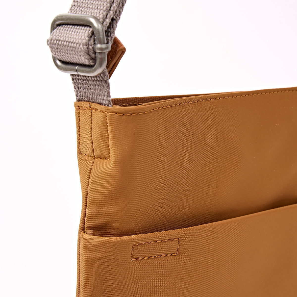 ROKA London - Kennington M crossbody-väska