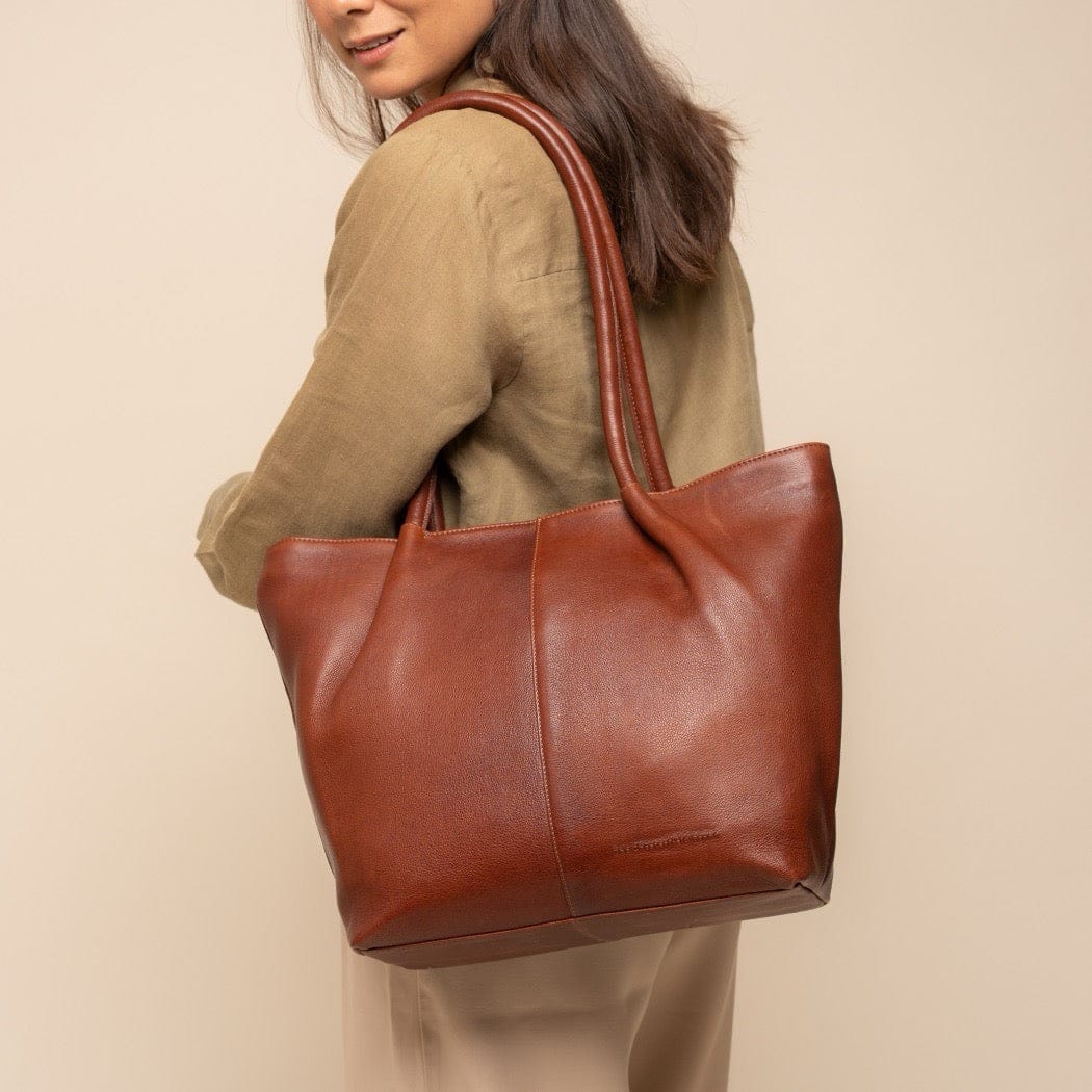 The Chesterfield Brand - Vespera Toteväska