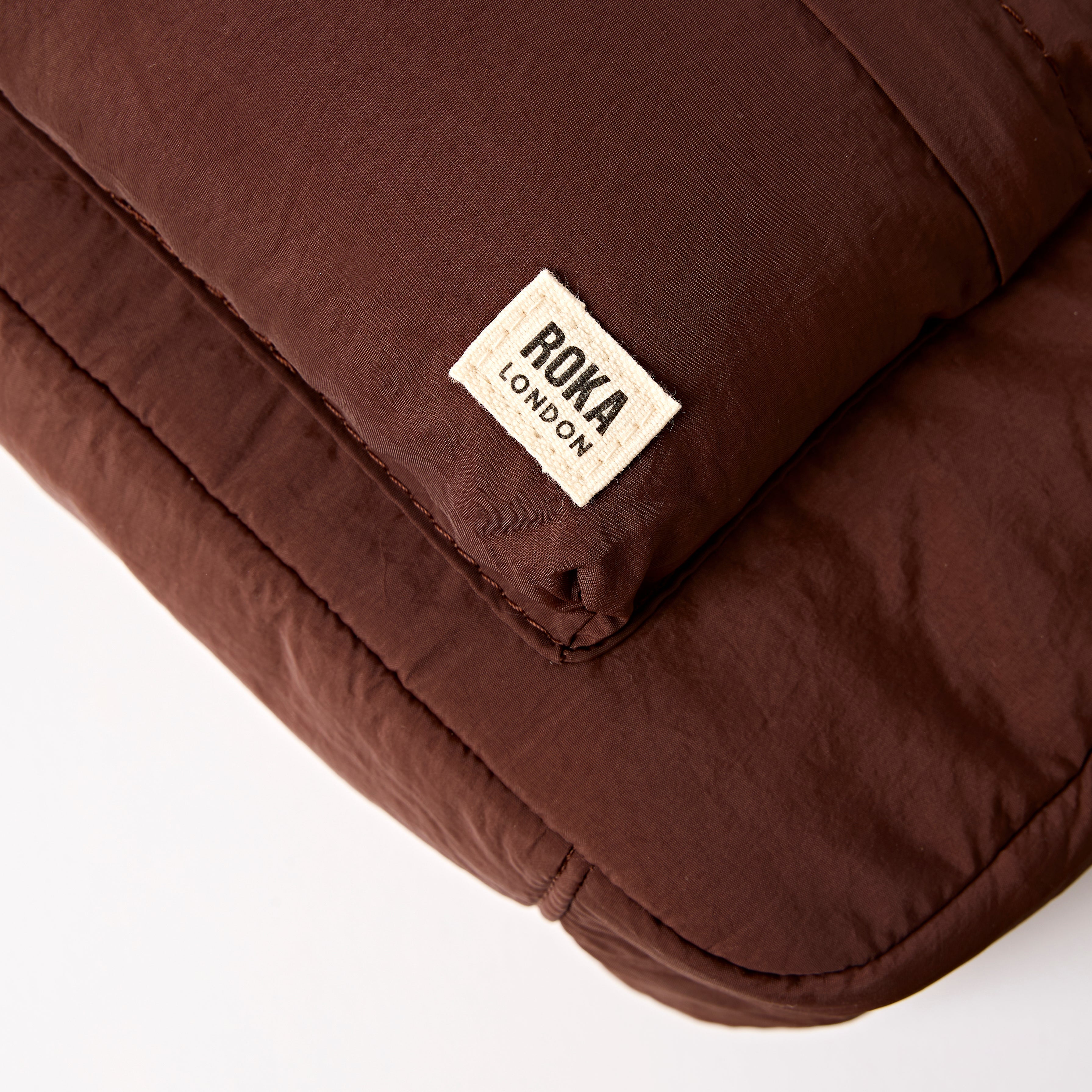 ROKA London - Belsize S handväska #Färg_Chocolate