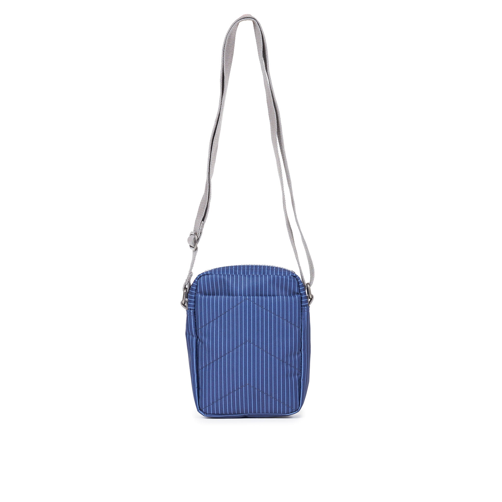 ROKA London - Bond S crossbody-väska med ficka #Färg_Dark_Denim_Pin_Stripe
