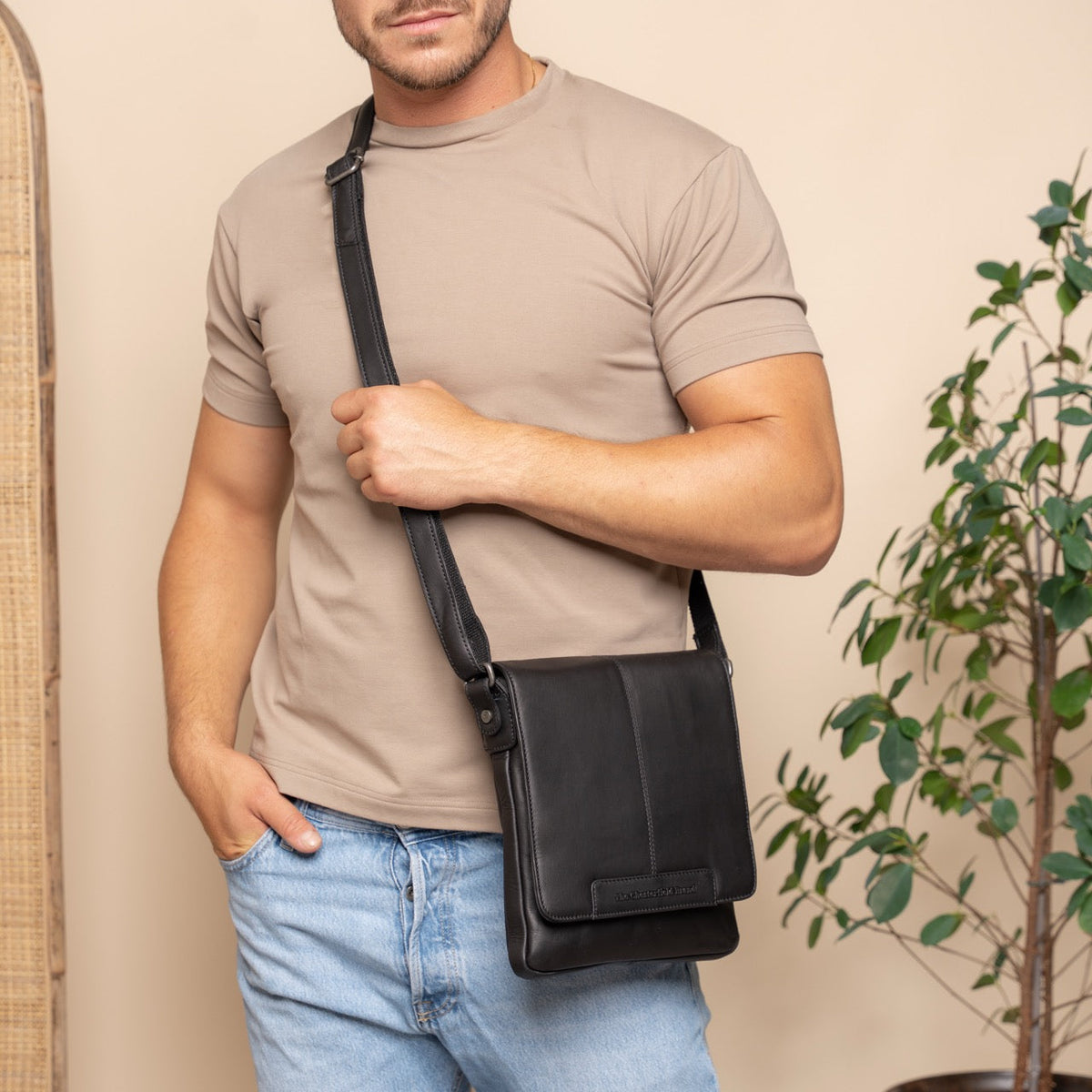 The Chesterfield Brand - Bodin Crossbodyväska #Färg_Svart