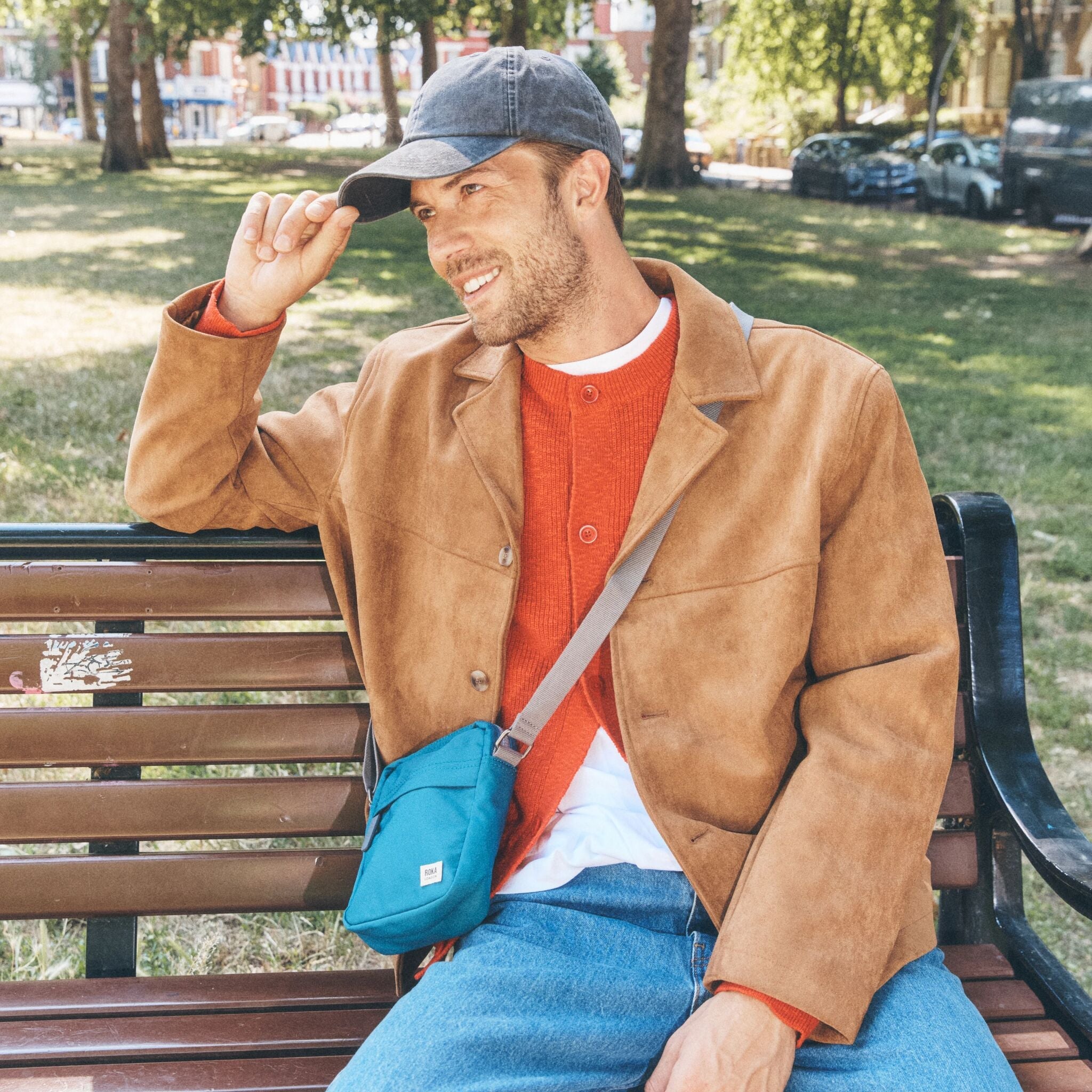 ROKA London - Bond S crossbody-väska med ficka #Färg_Forest