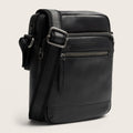 The Chesterfield Brand - Birmingham Crossbodyväska #Färg_Svart
