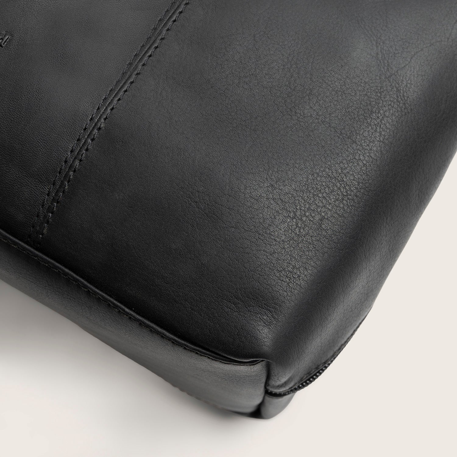 The Chesterfield Brand - Gail Crossbodyväska #Färg_Svart