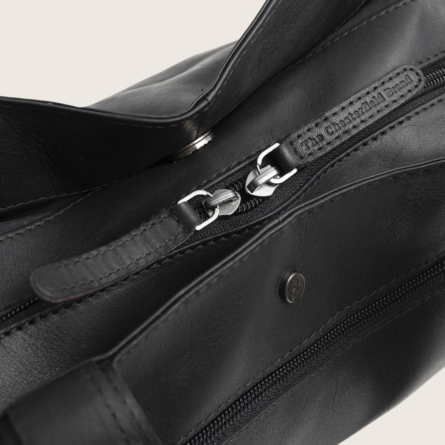 The Chesterfield Brand - Gail Crossbodyväska #Färg_Svart