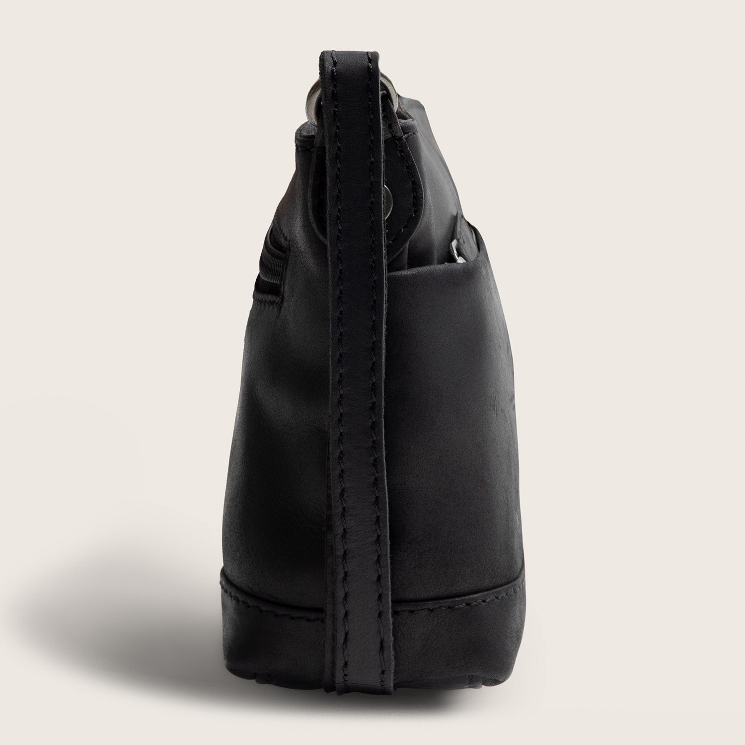 The Chesterfield Brand - Salerno Crossbodyväska #Färg_Svart