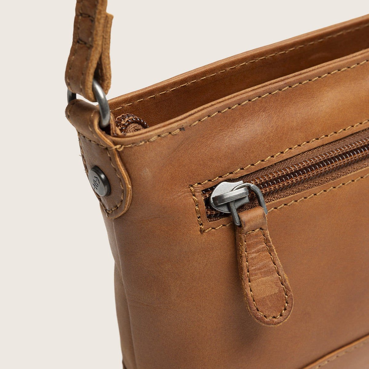 The Chesterfield Brand - Salerno Crossbodyväska #Färg_Konjak