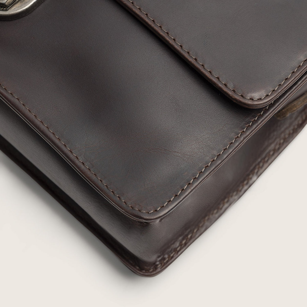 The Chesterfield Brand - Lucca Crossbodyväska #Färg_Brun