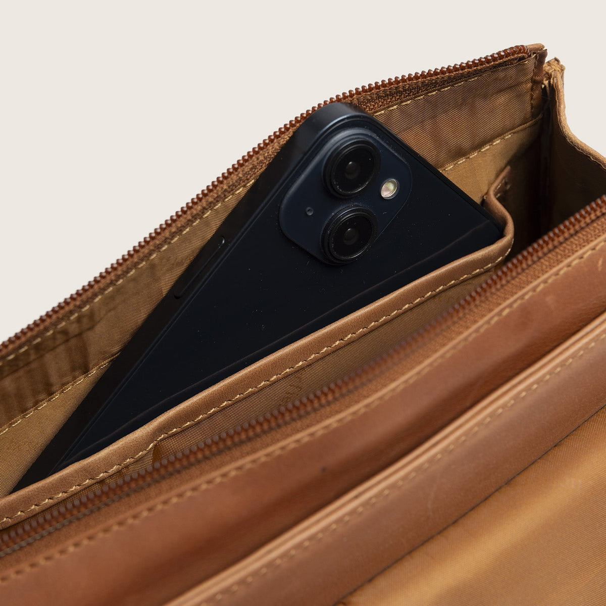 The Chesterfield Brand - Lucca Crossbodyväska #Färg_Konjak