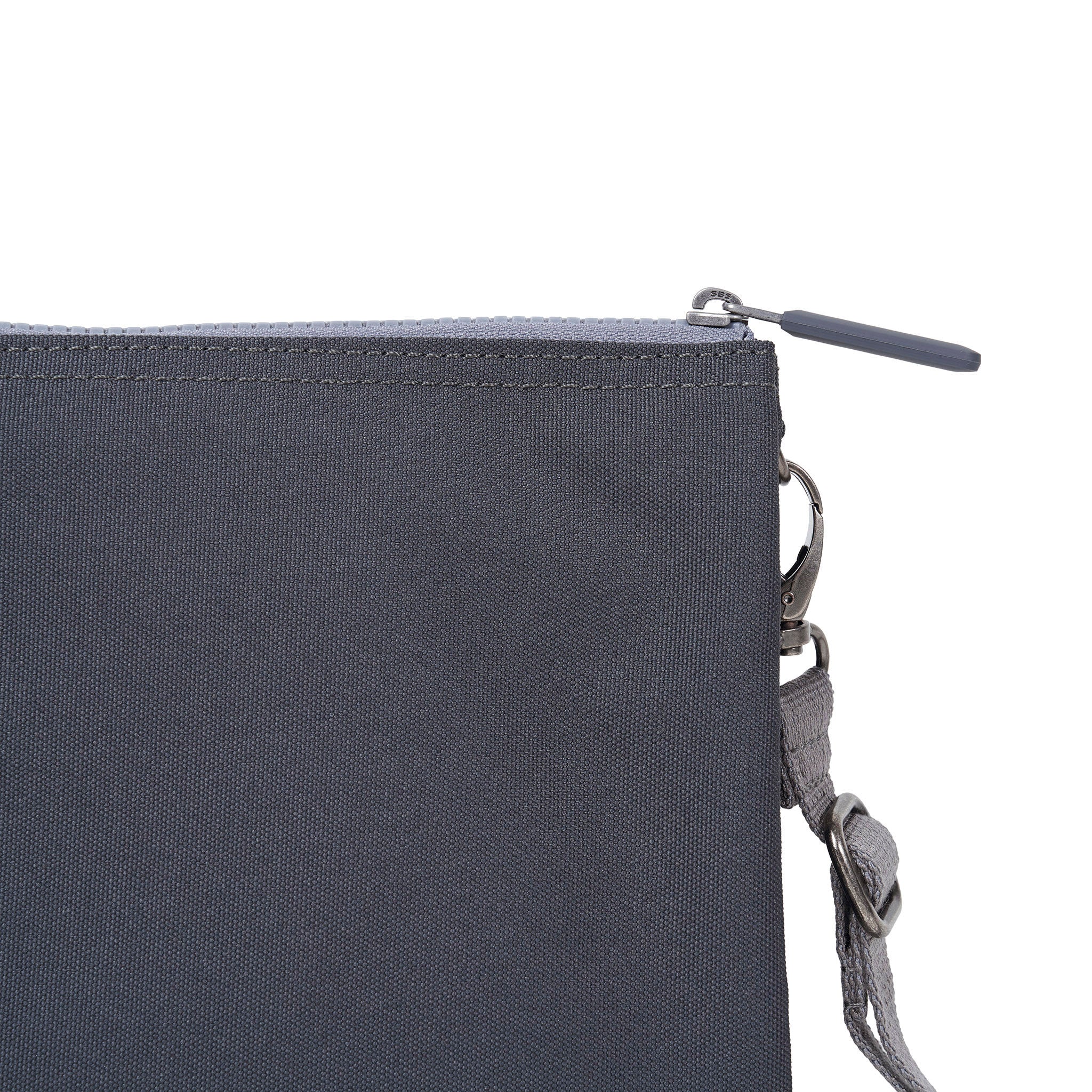 ROKA London - Carnaby XL XL Carnaby crossbody-väska #Färg_Faded_Black
