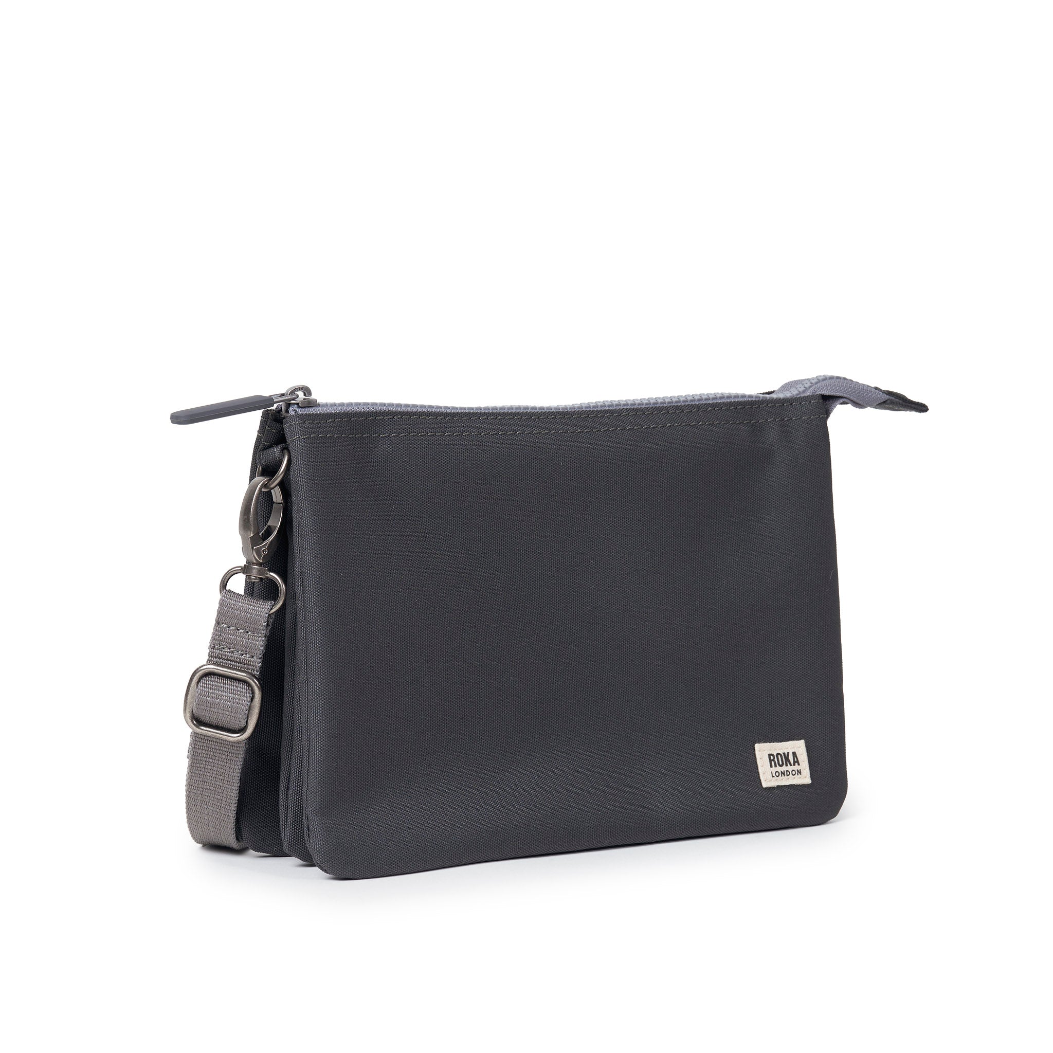 ROKA London - Carnaby XL XL Carnaby crossbody-väska #Färg_Faded_Black