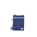 ROKA London - Chelsea XS slingväska med ficka #Färg_Crisp_Blue