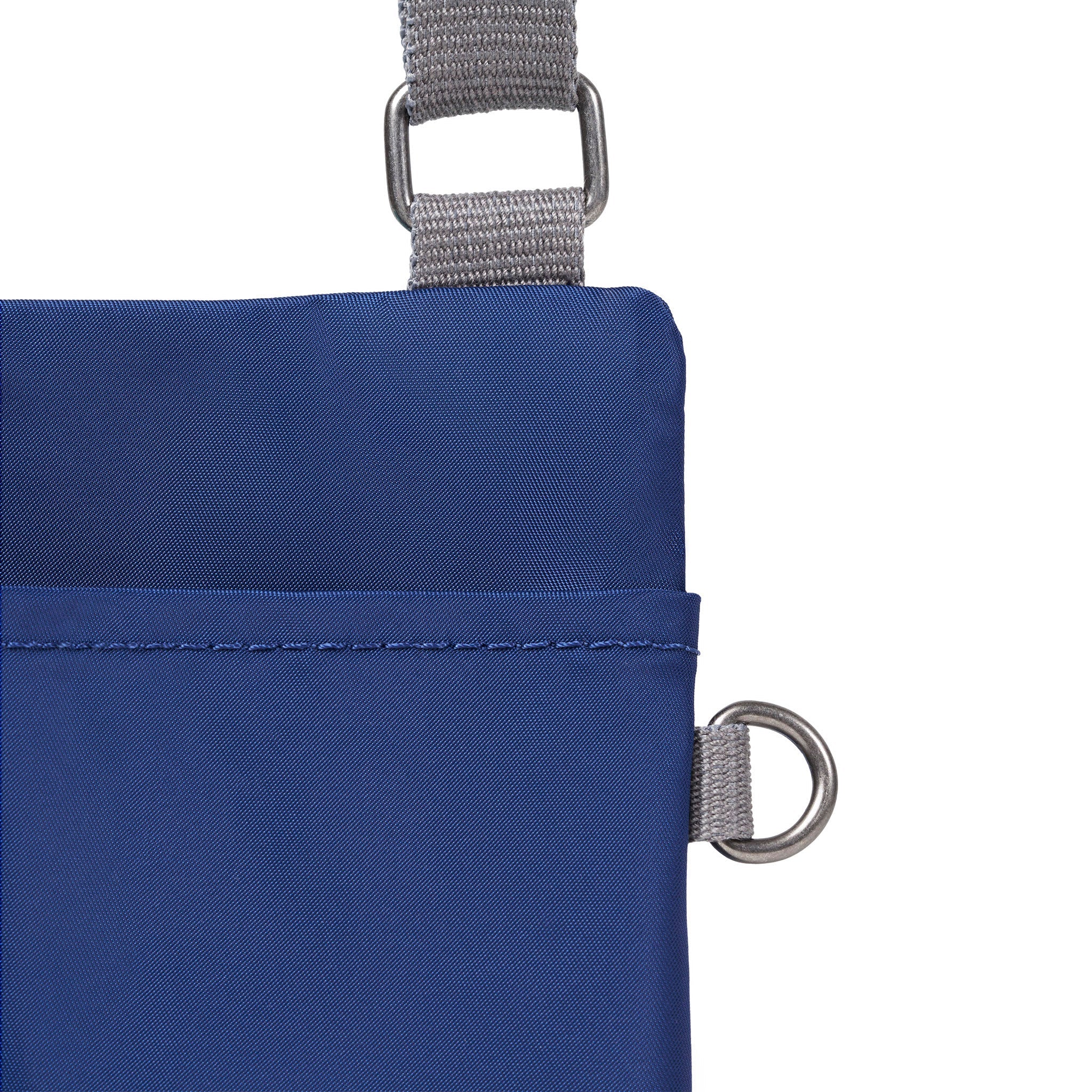 ROKA London - Chelsea XS slingväska med ficka #Färg_Crisp_Blue