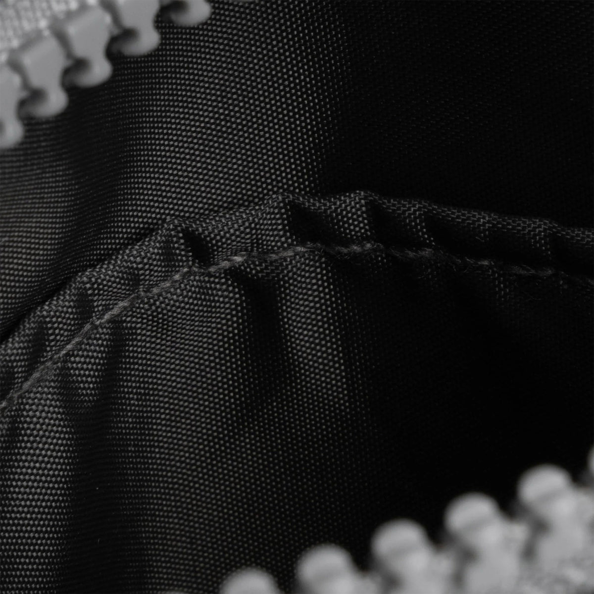 ROKA London - Chelsea XS slingväska med ficka #Färg_Firecracker