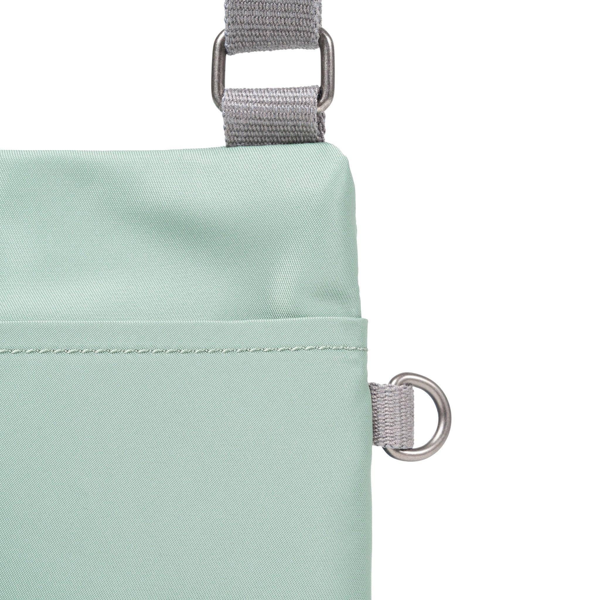 ROKA London - Chelsea XS slingväska med ficka #Färg_Frost