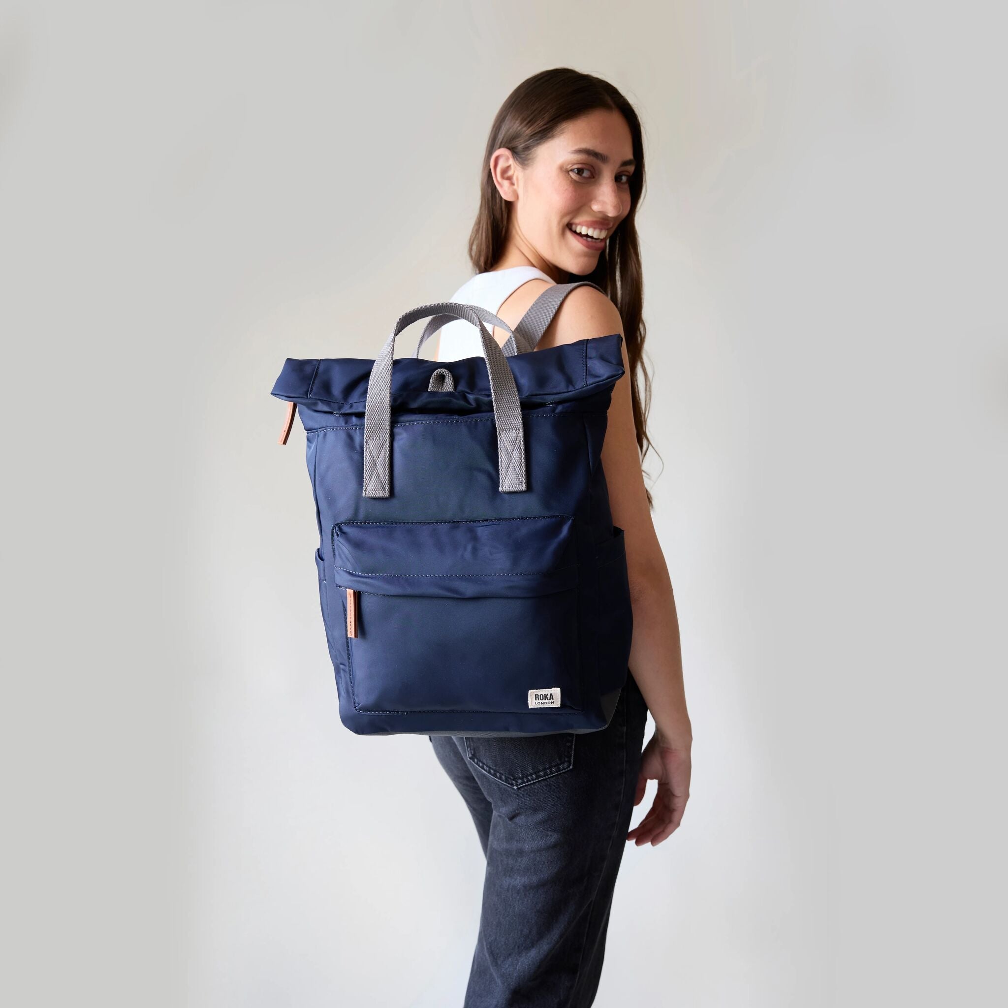 ROKA London - Canfield M rolltop-ryggsäck #Färg_Midnight