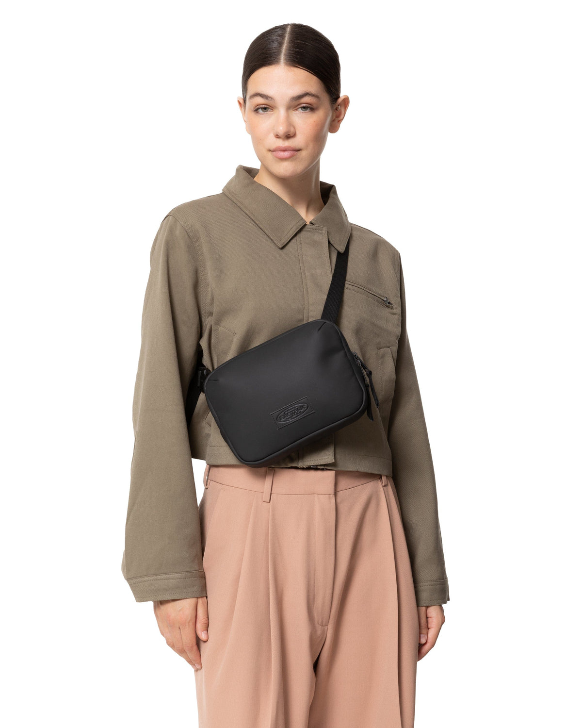 Eastpak - ARJAN Axelväska #Färg_CNNCT_F_Matte_Black