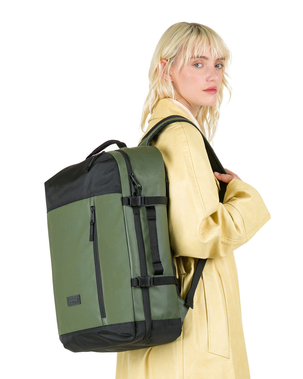 Eastpak - CNNCT TRAVELPACK Kabinryggsäck #Färg_CNNCT_Top_Khaki