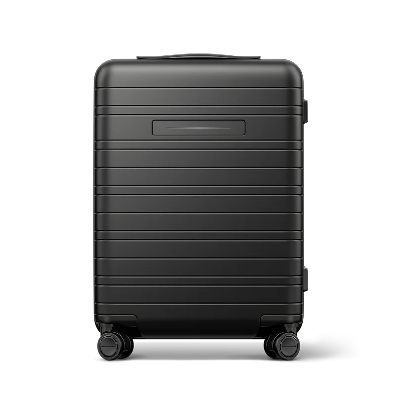 Horizn Studios H5 Pro all-black cabin suitcase with sleek front view, lightweight design, and modern travel features.