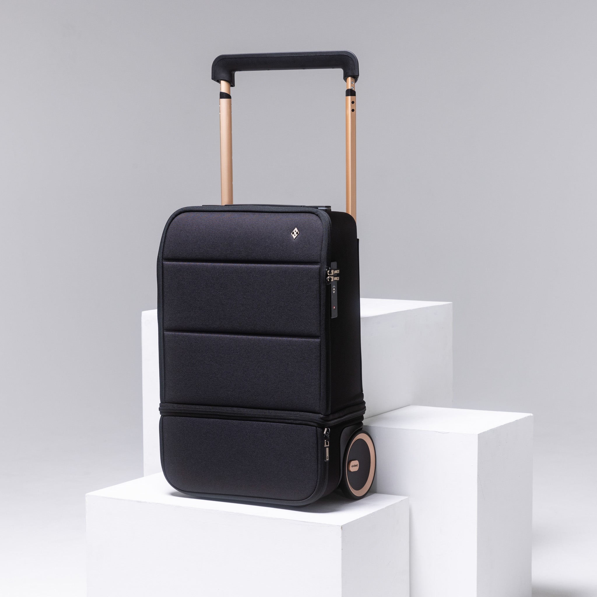 NOMAD - Svart - Expanderbar Kabinväska 55/75 cm - Kabinväska - Powerbank ingår