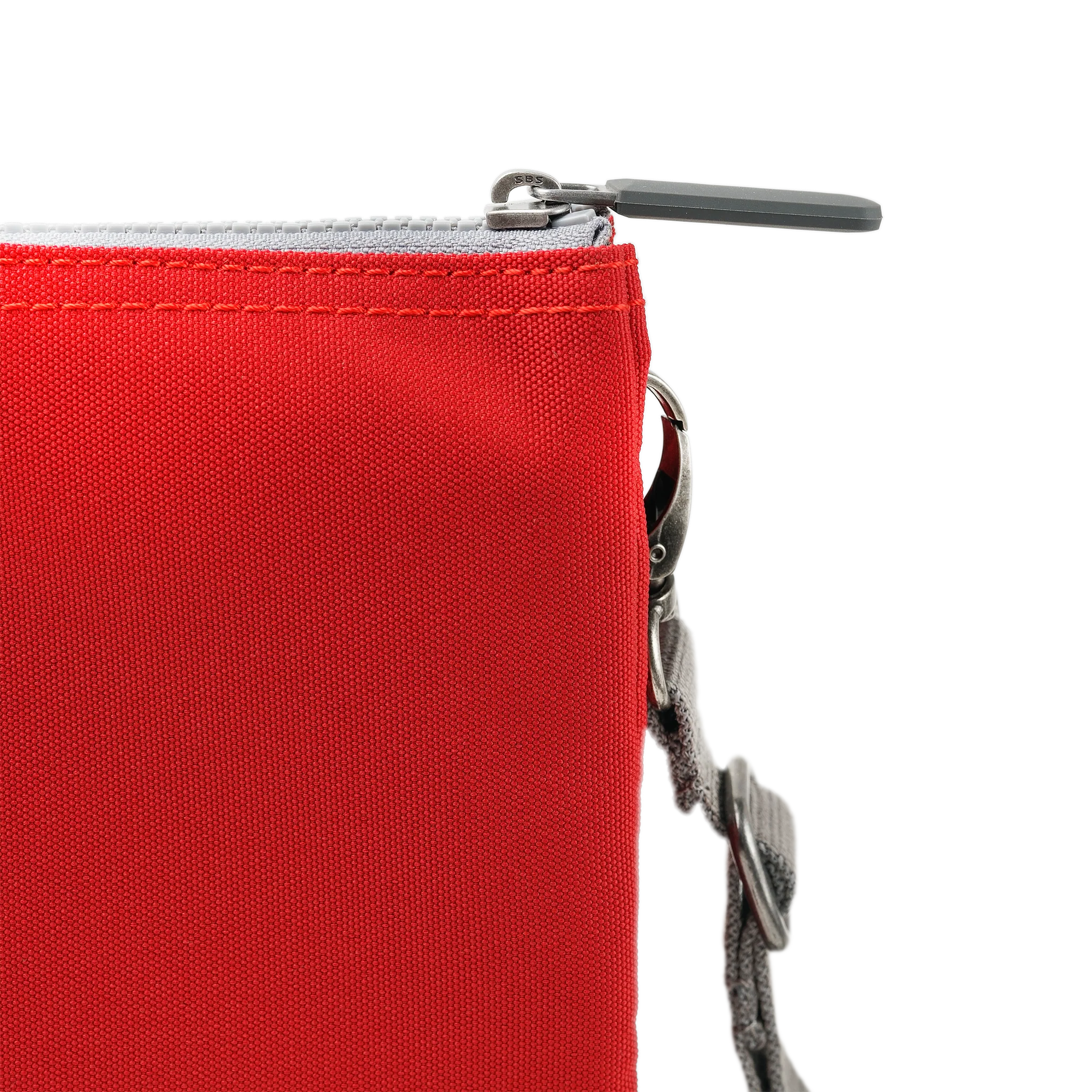 ROKA London - Carnaby XL XL Carnaby crossbody-väska #Färg_Mars_Red