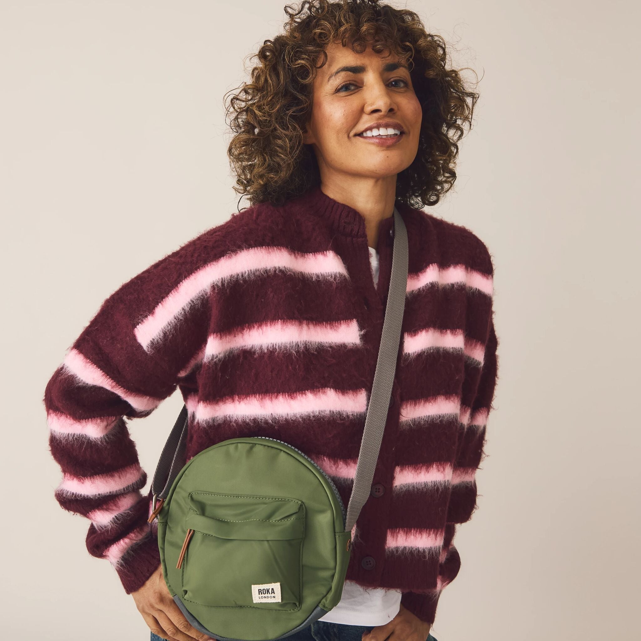 ROKA London - Paddington S crossbody-väska #Färg_Cranberry