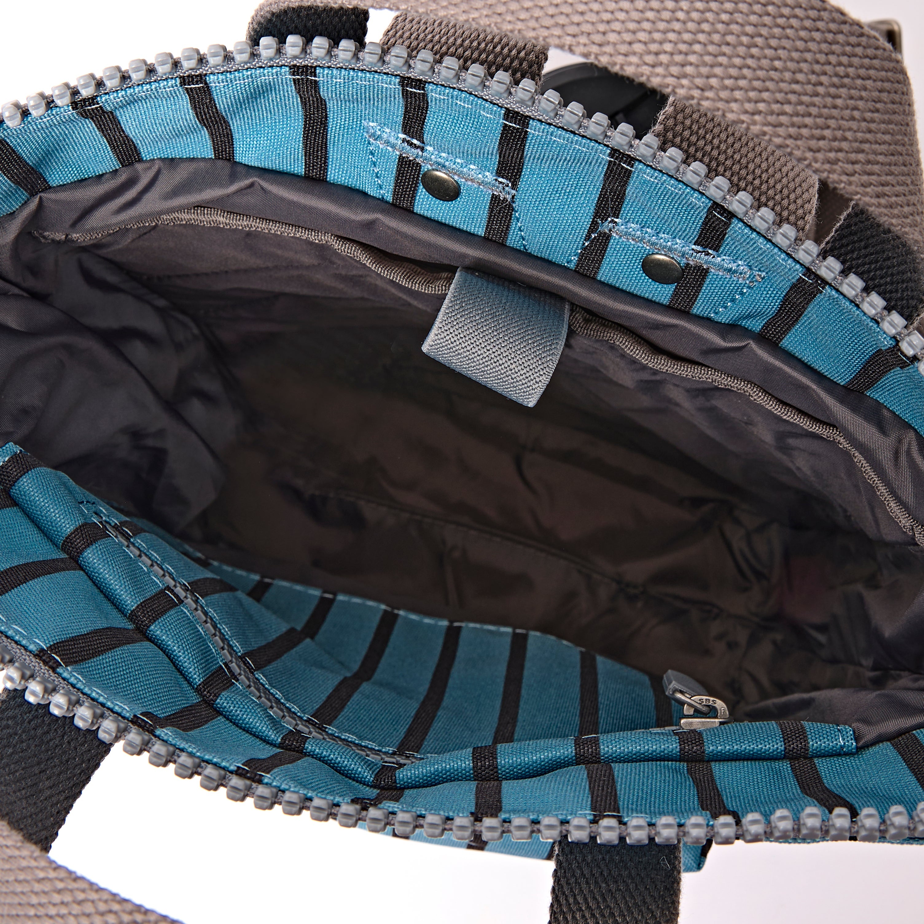 ROKA London - Bantry S ryggsäck #Färg_Blue_Stripe