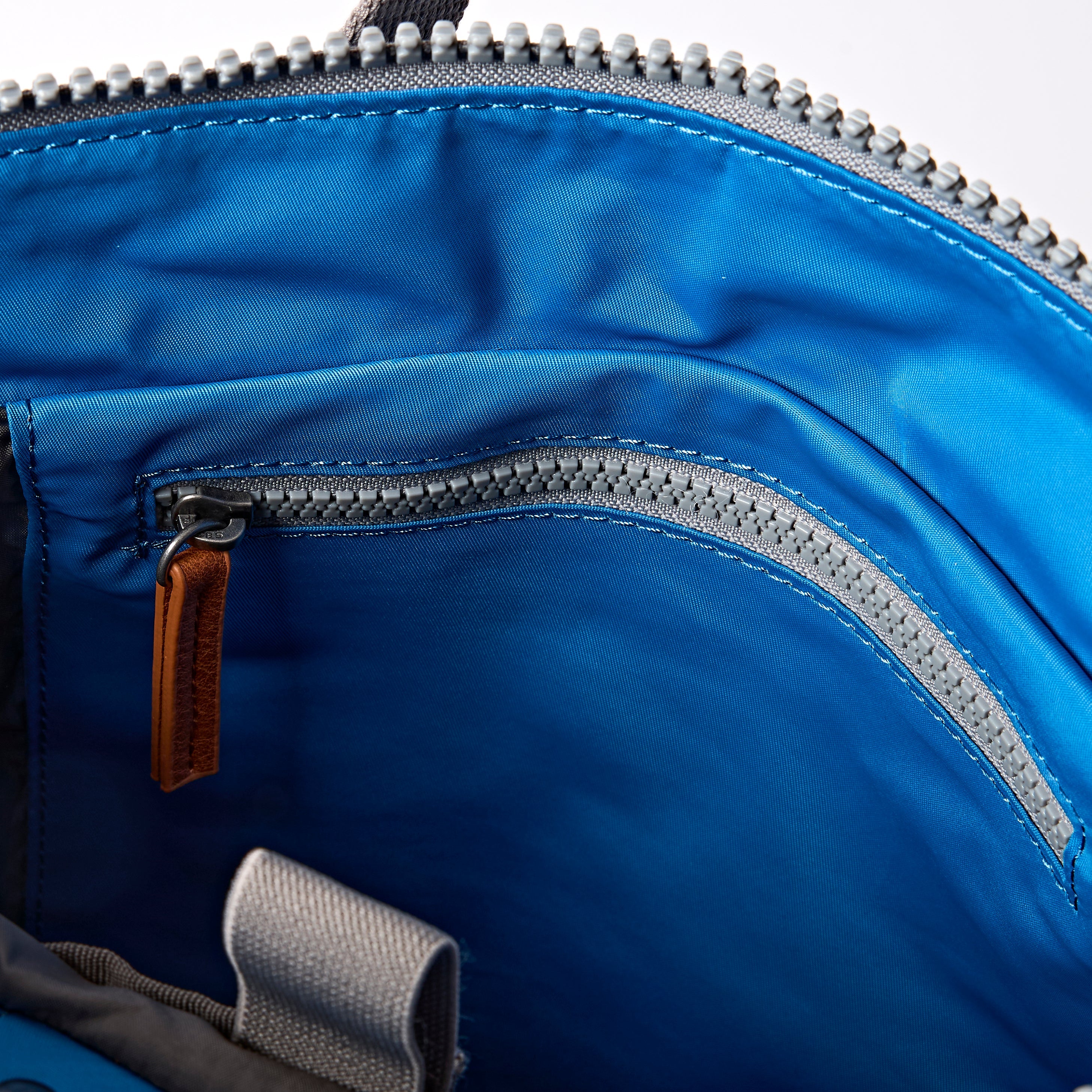 ROKA London - Bantry S ryggsäck #Färg_Malibu_Blue