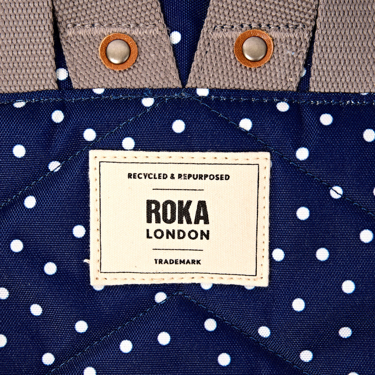 ROKA London - Bantry S ryggsäck #Färg_Navy_Polka_Dot