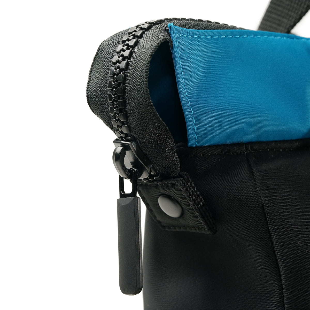 ROKA London - Bantry S ryggsäck Creative Waste #Färg_Black/Seaport