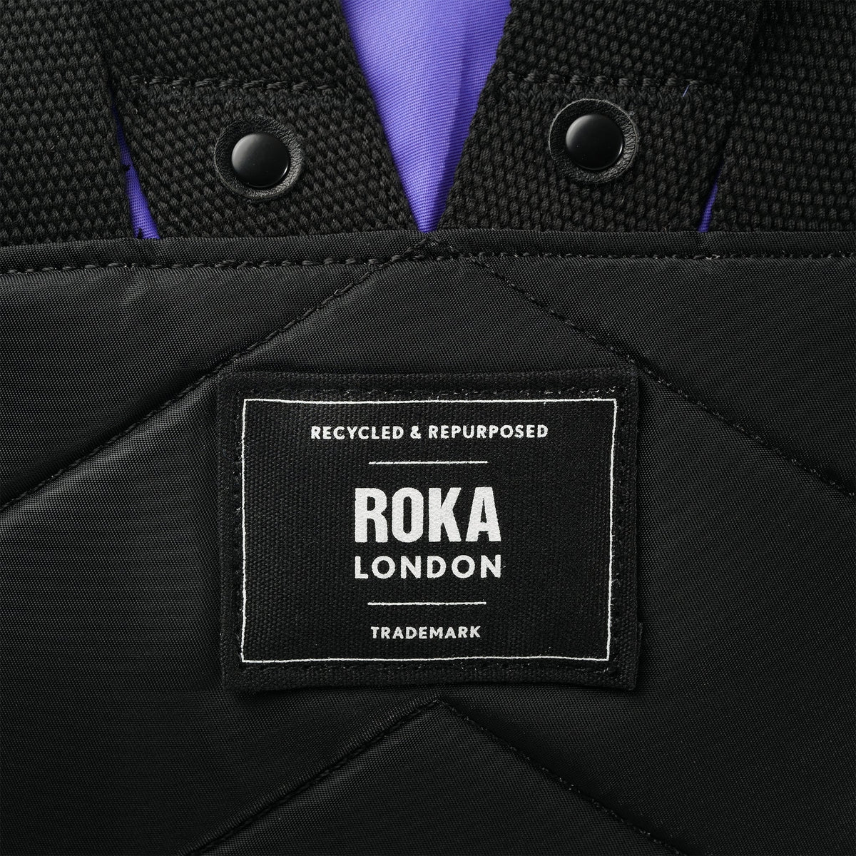 ROKA London - Bantry S ryggsäck Creative Waste #Färg_Black/Simple_Purple