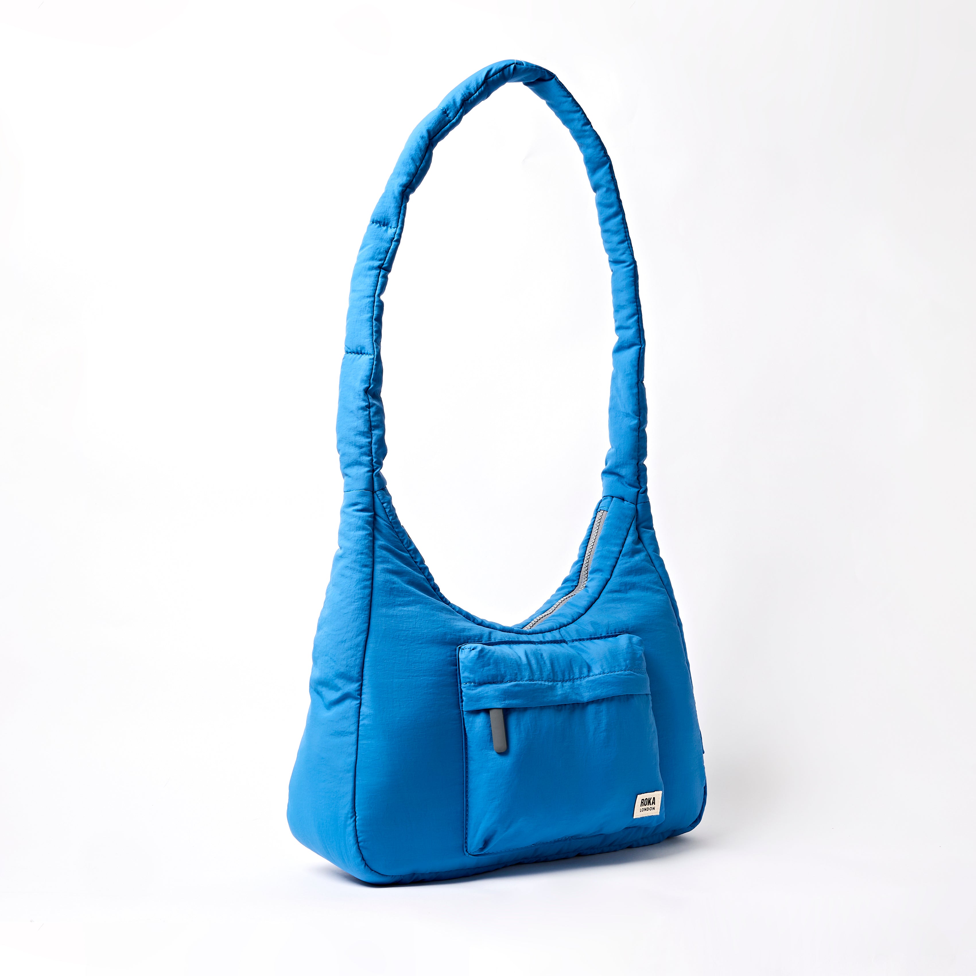 ROKA London - Belsize M crossbody-väska #Färg_Malibu_Blue