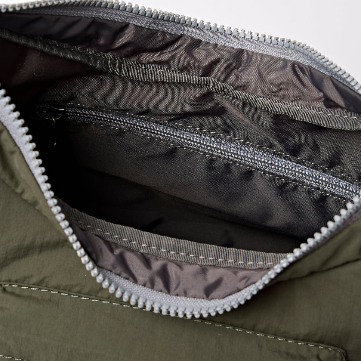 ROKA London - Belsize S handväska #Färg_Moss