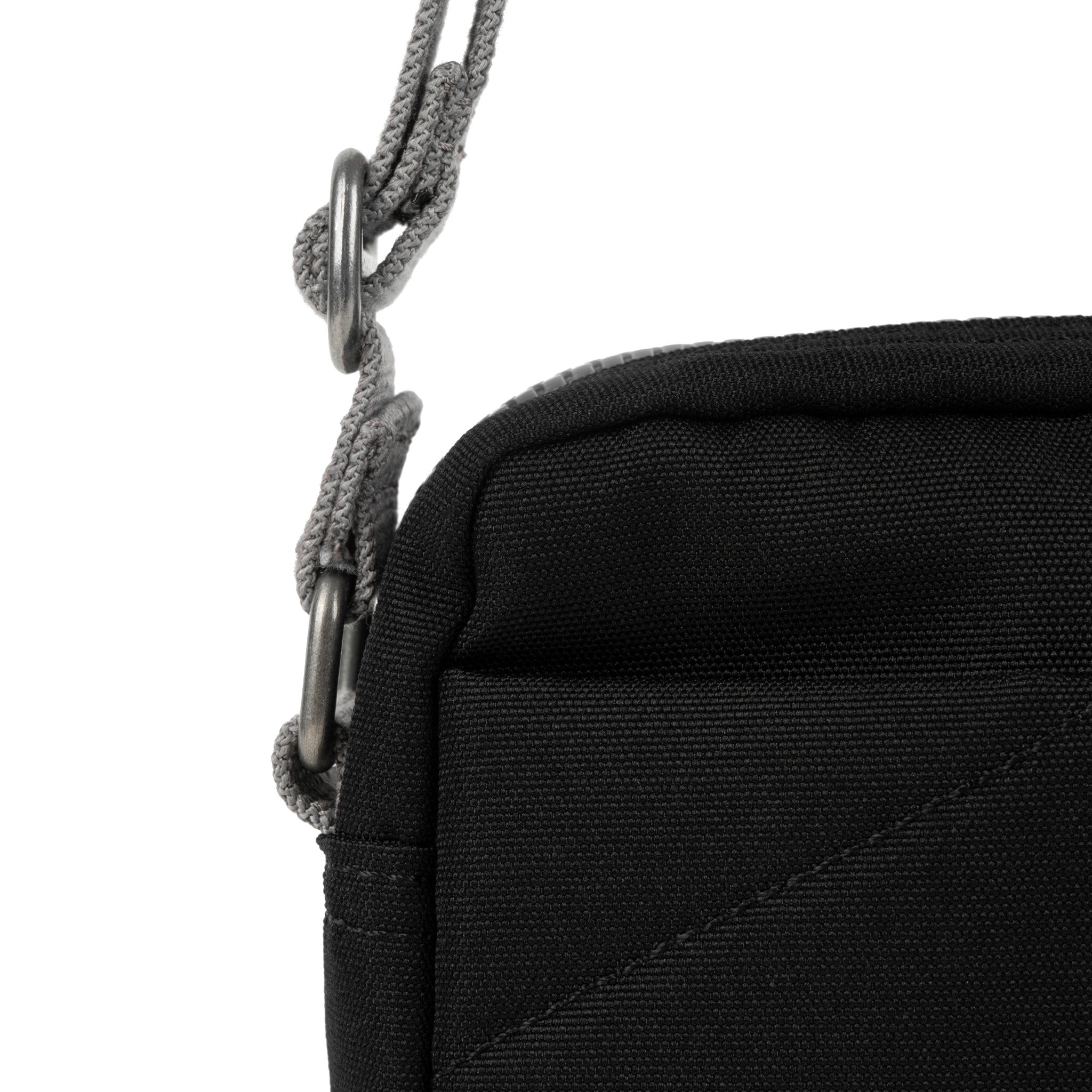 ROKA London - Bond S crossbody-väska med ficka #Färg_Ash