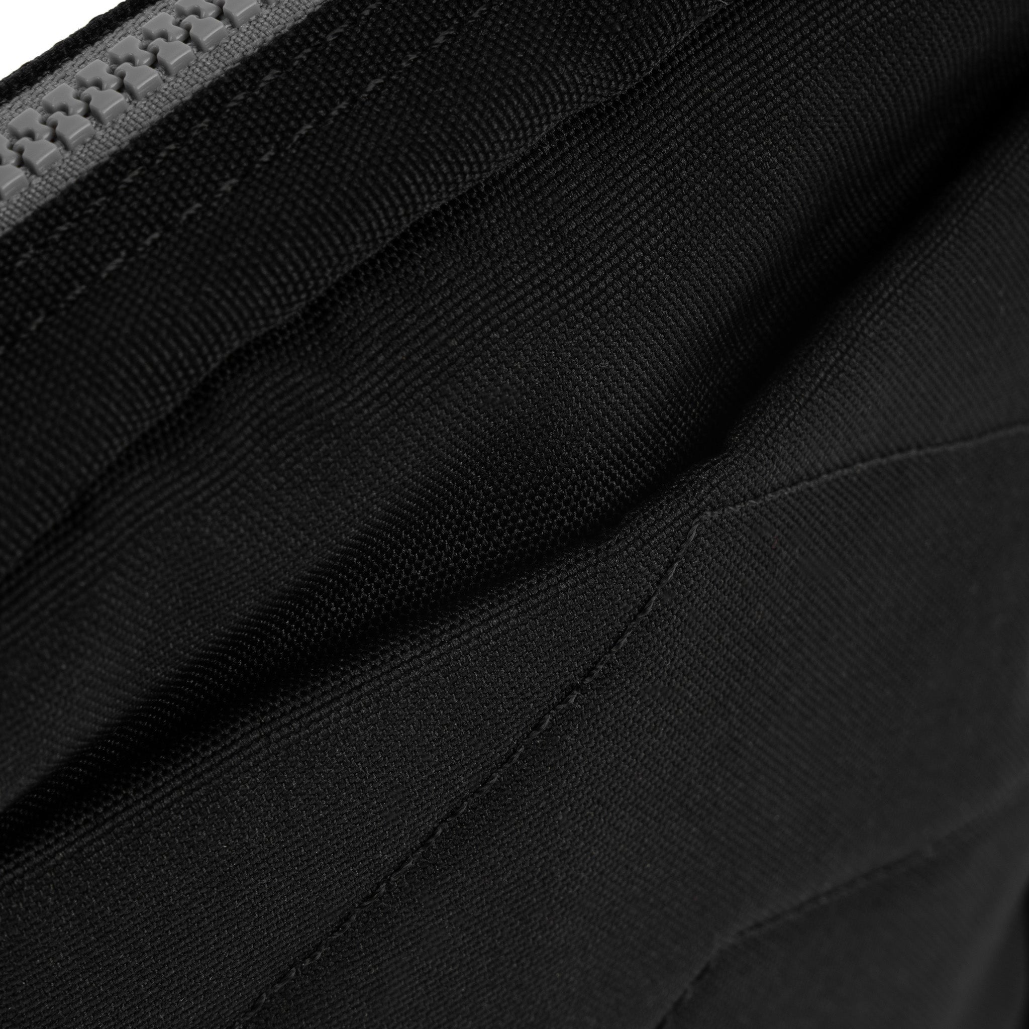 ROKA London - Bond S crossbody-väska med ficka #Färg_Ash
