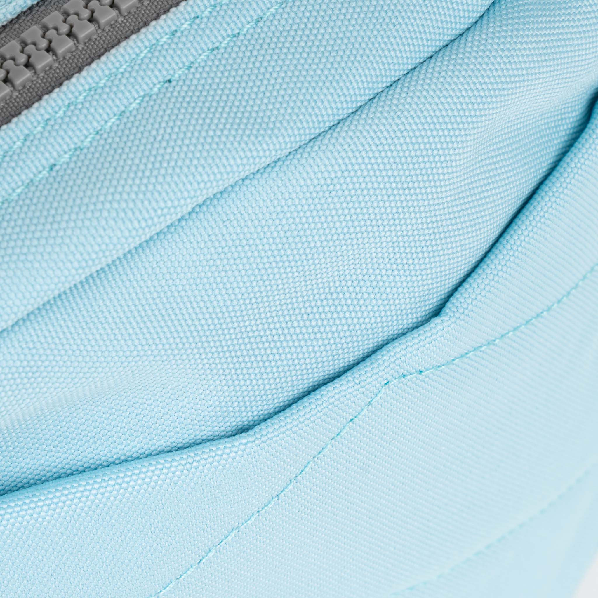 ROKA London - Bond S crossbody-väska med ficka #Färg_Ice
