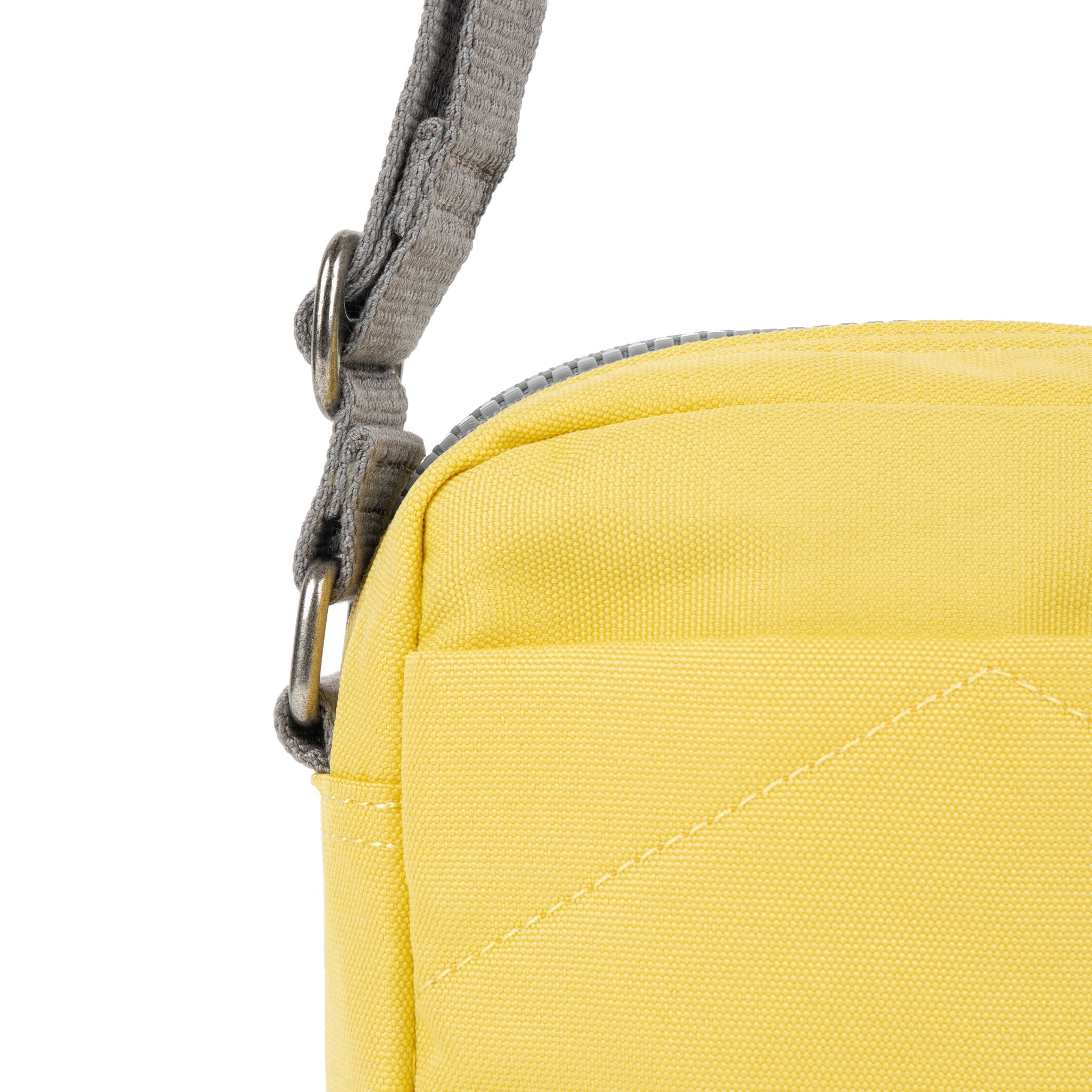 ROKA London - Bond S crossbody-väska med ficka #Färg_Lemonade