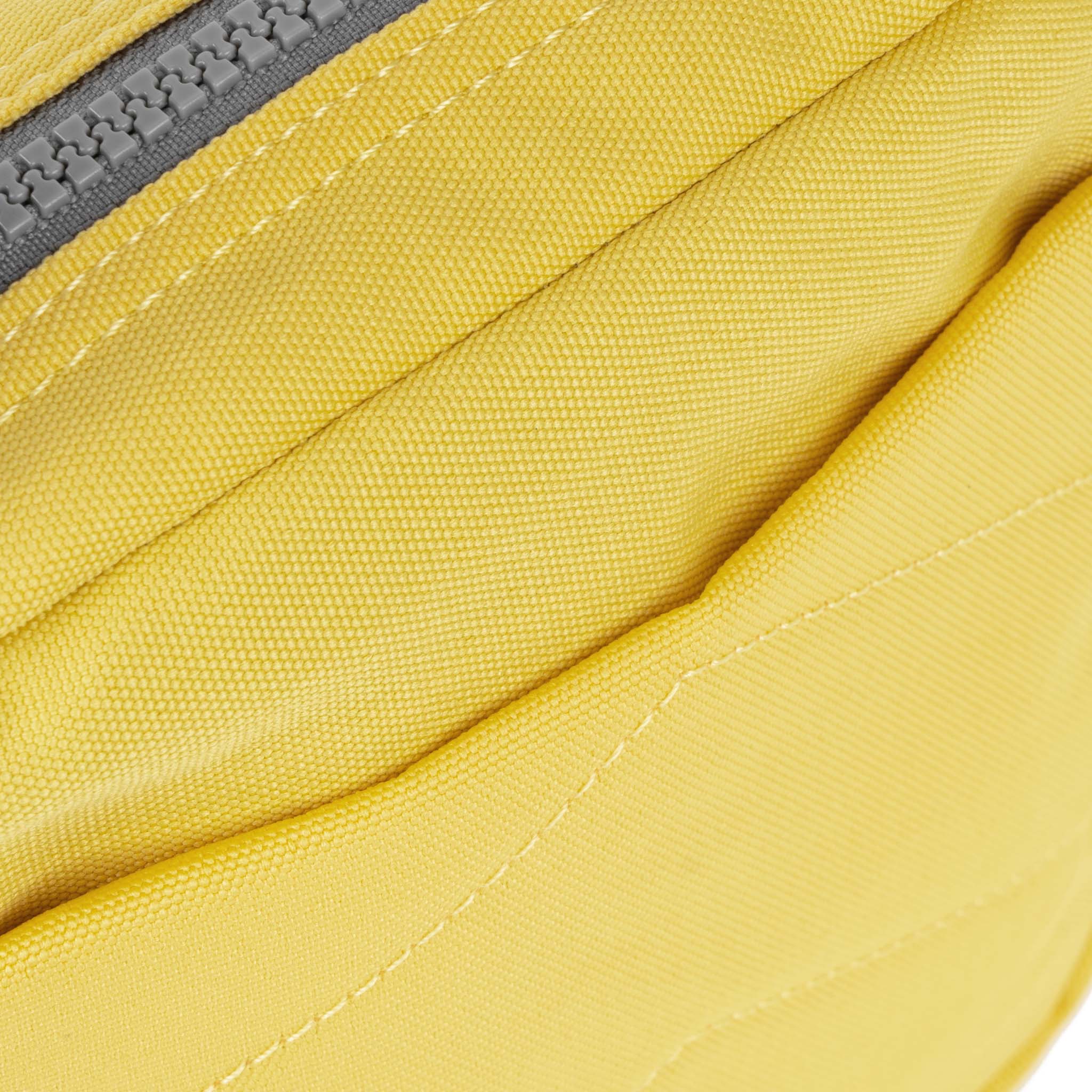 ROKA London - Bond S crossbody-väska med ficka #Färg_Lemonade