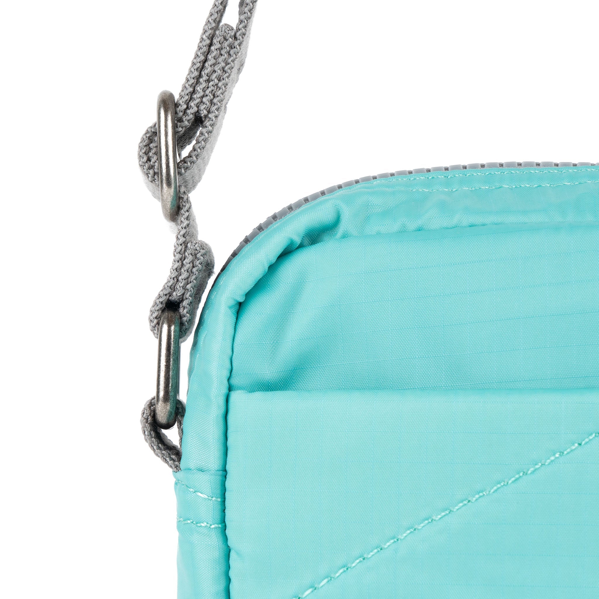 ROKA London - Bond S crossbody-väska med ficka #Färg_Aquatic_Awe