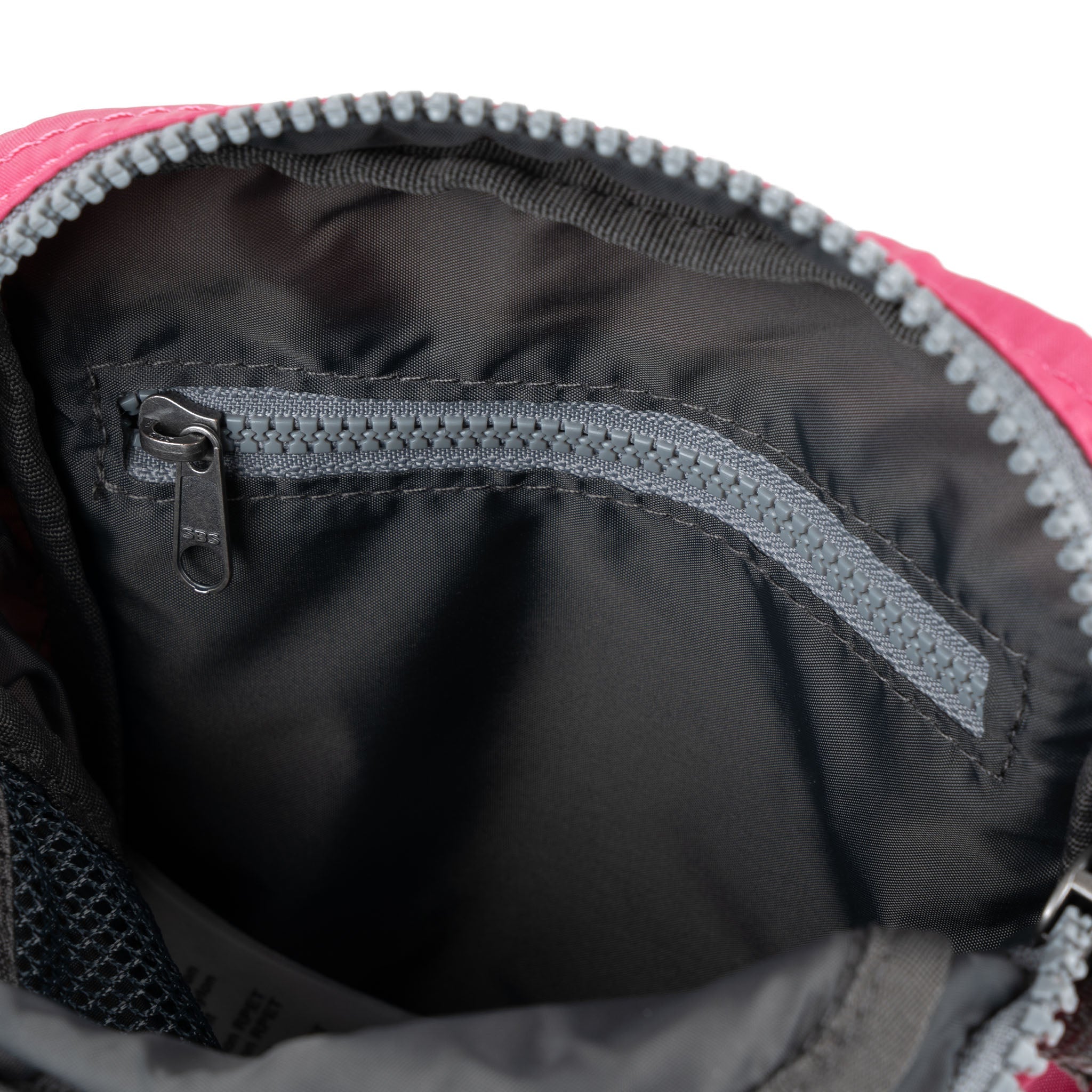 ROKA London - Bond S crossbody-väska med ficka #Färg_Baroque