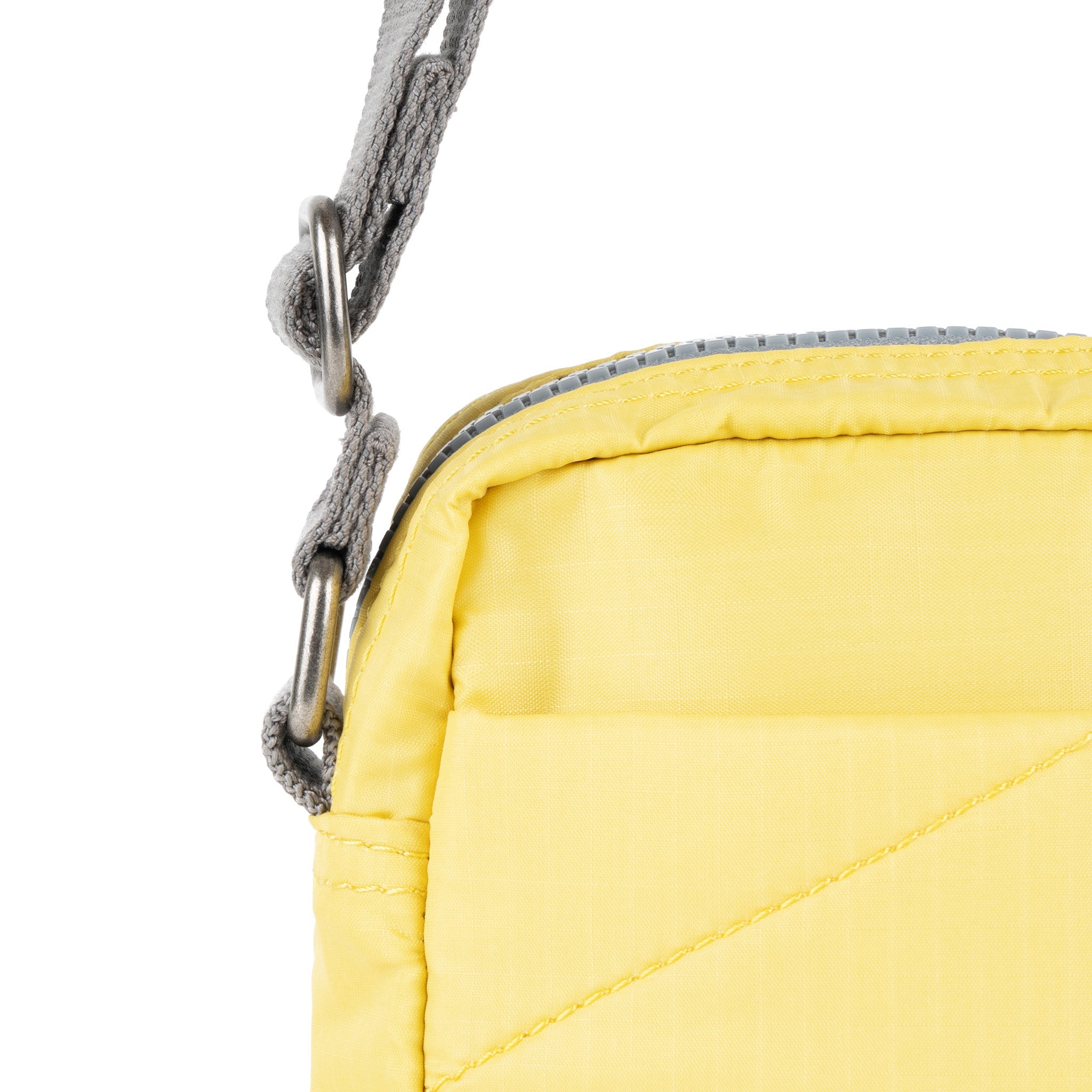 ROKA London - Bond S crossbody-väska med ficka #Färg_Citron