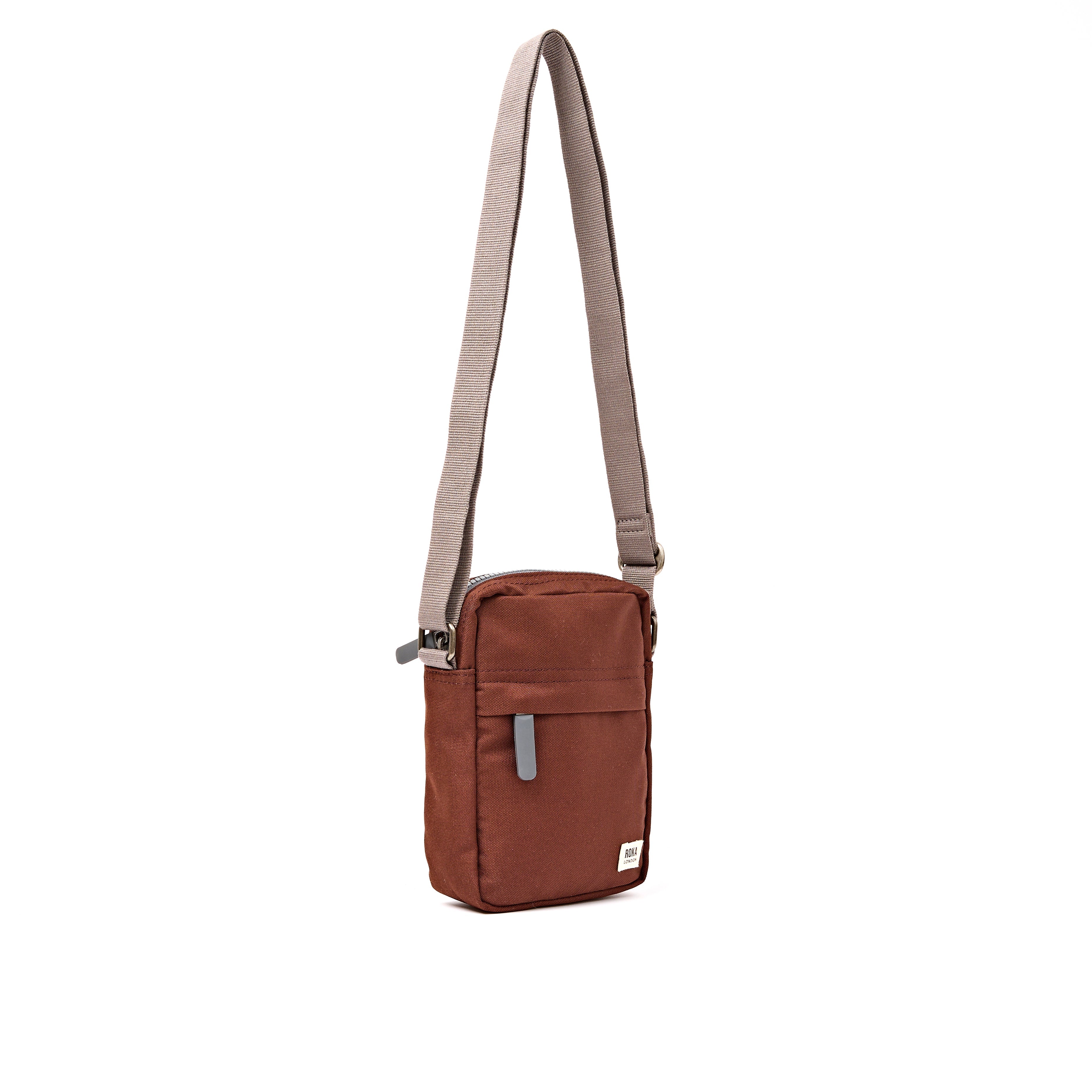ROKA London - Bond S crossbody-väska med ficka #Färg_Chocolate