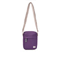 ROKA London - Bond S crossbody-väska med ficka #Färg_Deep_Grape